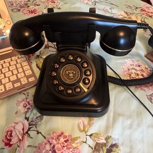 Classic Black Rotary Dial Telephone